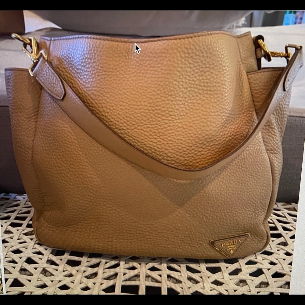 Prada Daino shoulder bag 100% authentic nude/camel